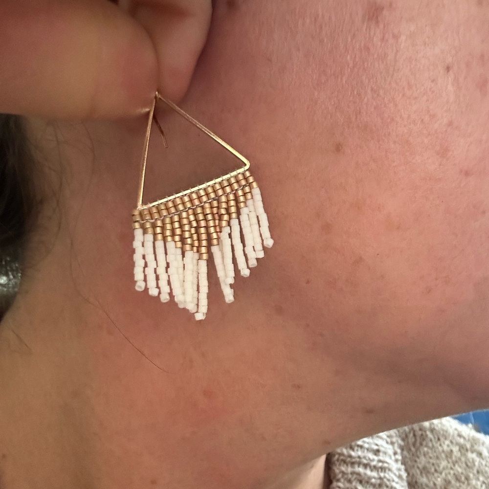 Elegant Gold and White Beaded Earrings Handmade - Picture 3 of 3